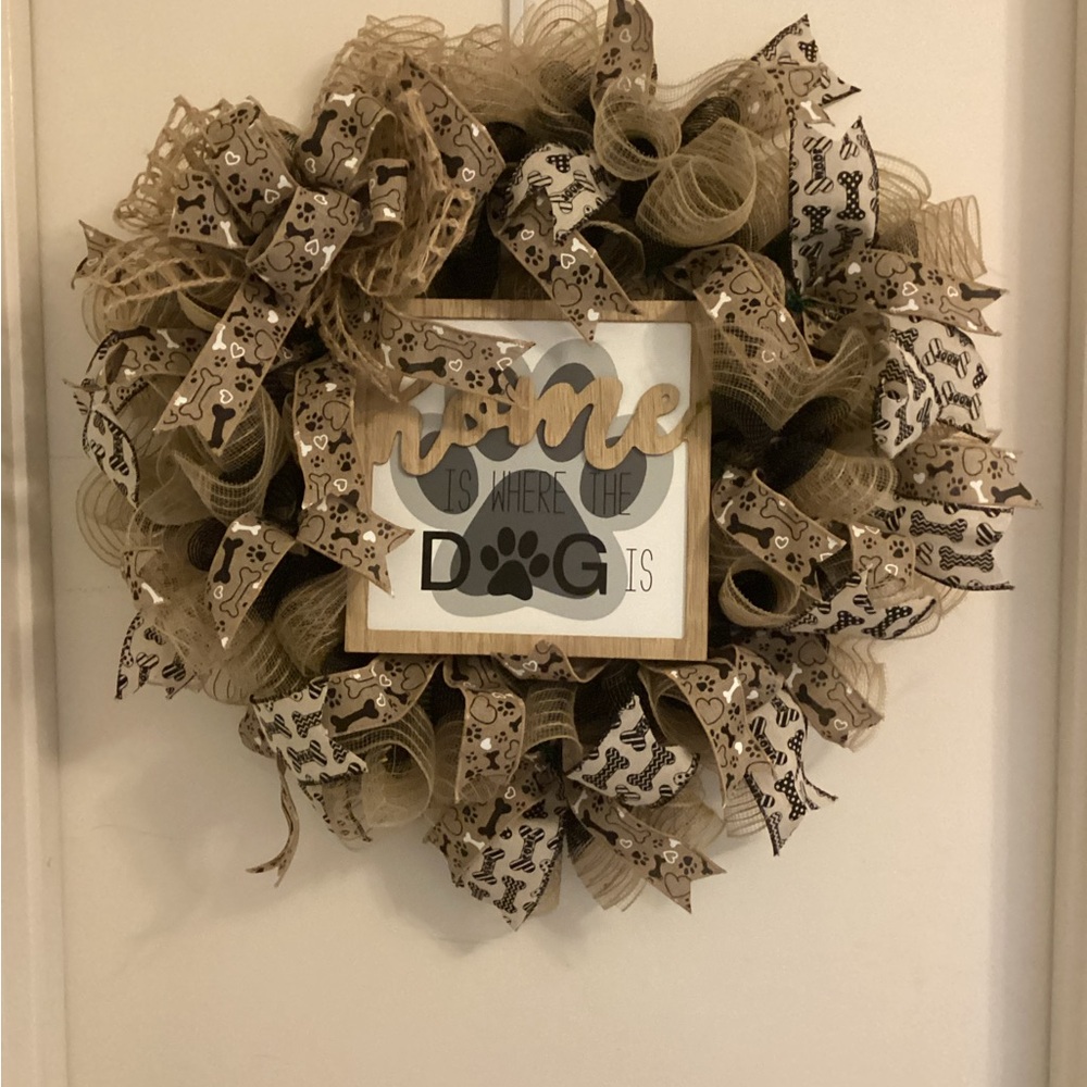 Charming Dog Lover's Wreath with Paw Print Design